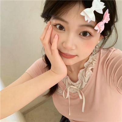 深深腥红